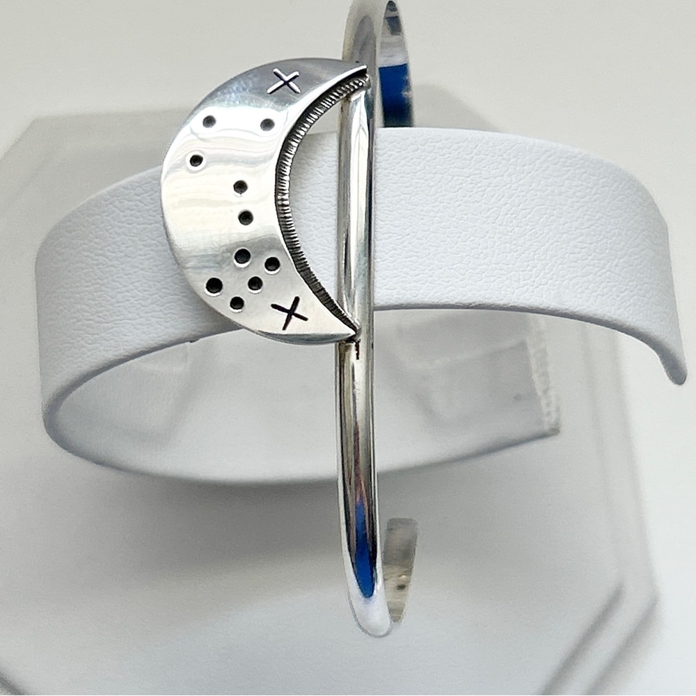 Signed Duane Tawahongva Hopi Sterling Silver Moon Stars Cuff Bracelet - Picture 6 of 12